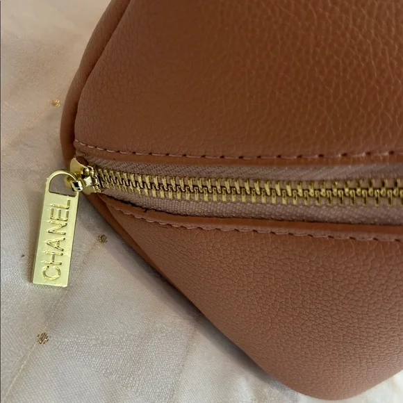 🌸 TRAVEL CASE 🌸 - Picture 3 of 4